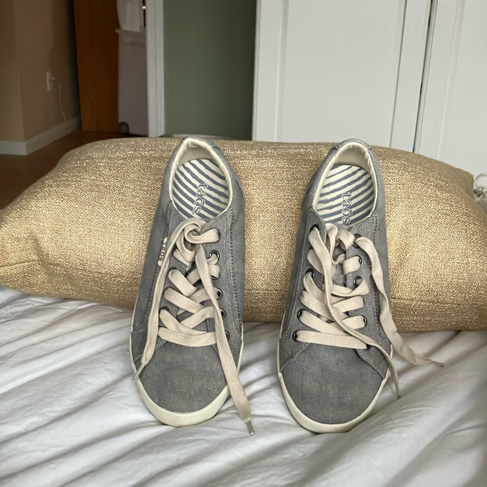 Taos Footwear Gray Sneakers with Canvas Material and White Laces